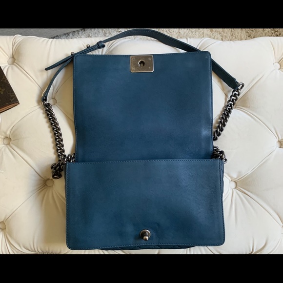 CHANEL Reverso Boy Bag - Picture 2 of 4